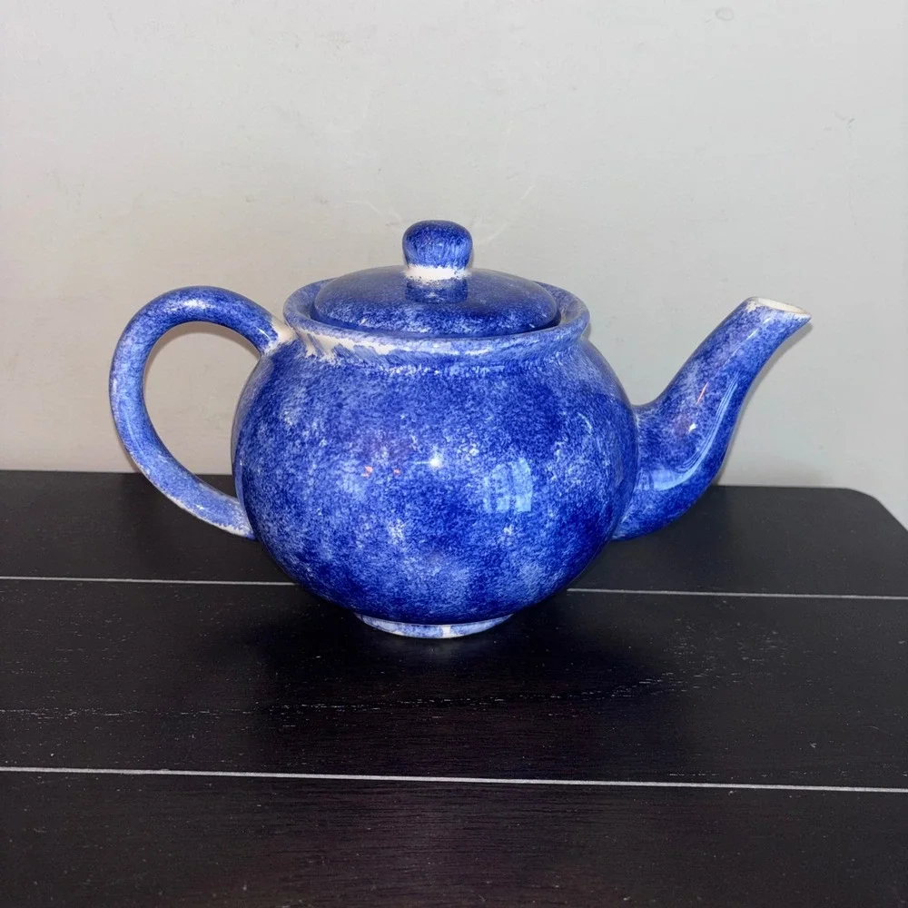 Vintage Marketplace Made in Italy‎ 1993 | Holiday Themed Christmas Cabin Teapot